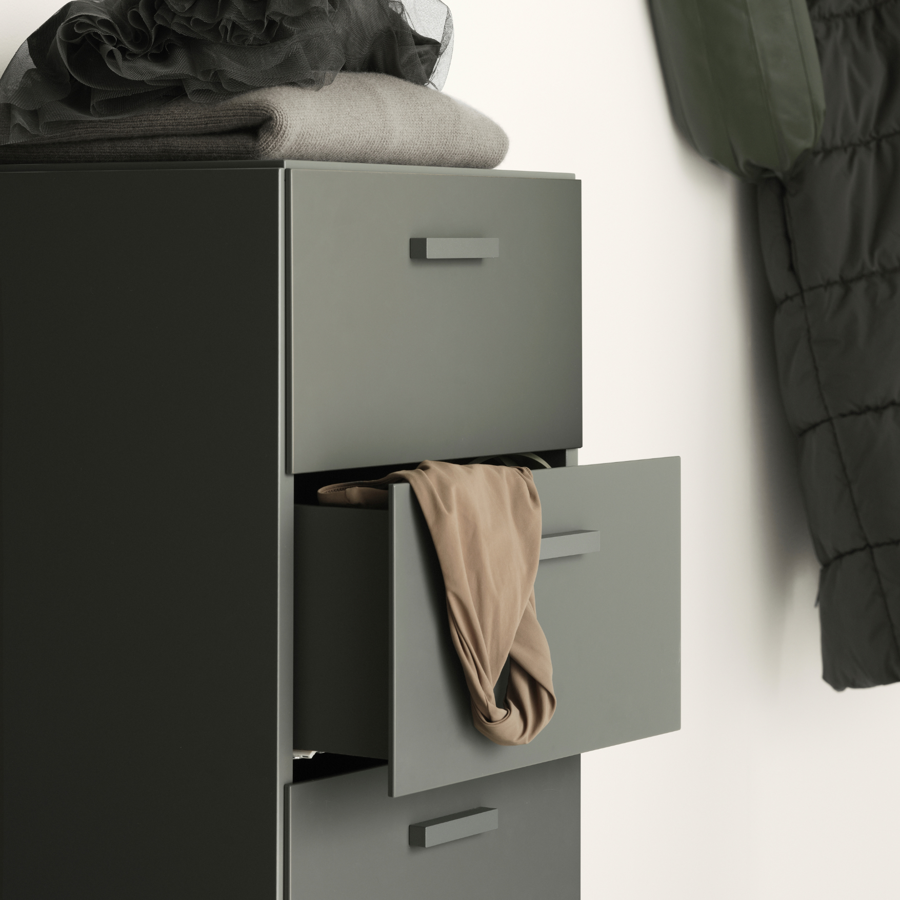 Relief Chest of Drawers Tall